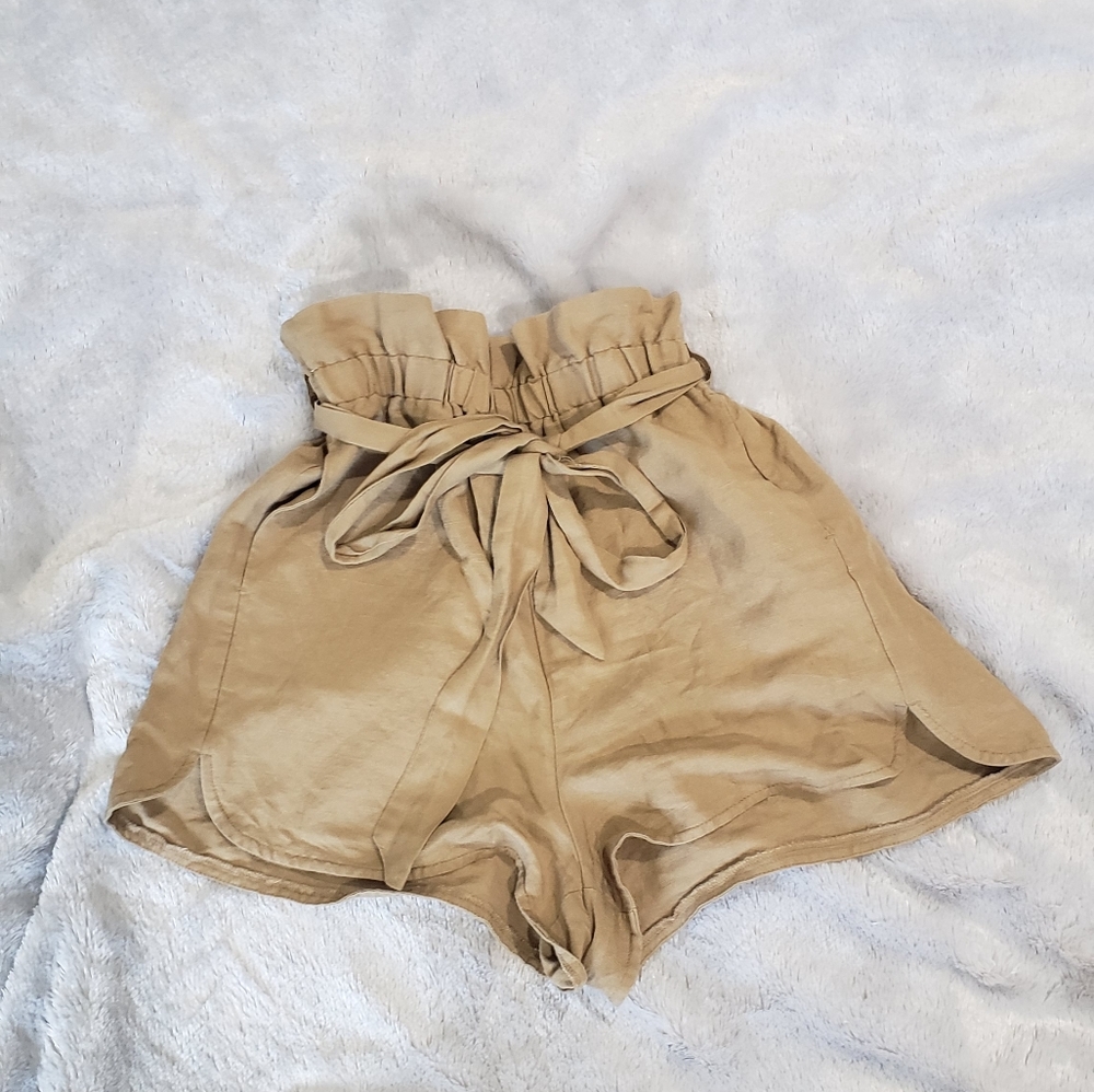 High waisted shorts - Picture 2 of 5